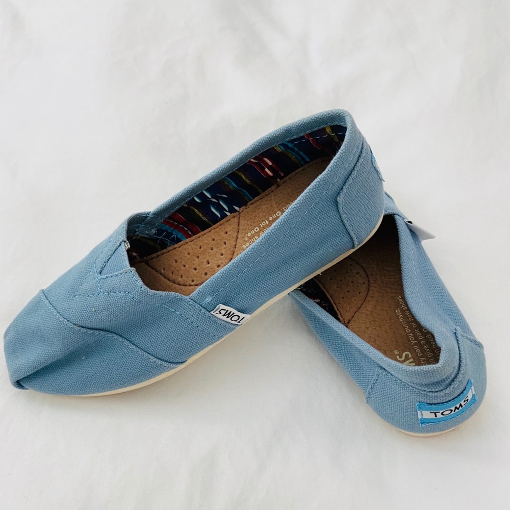 NEW Toms Blue Classic Canvas